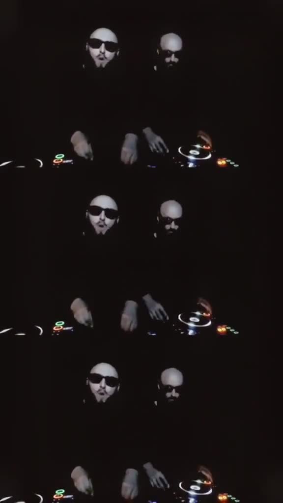 #玄冥二老 双手举高向上跳  #dj