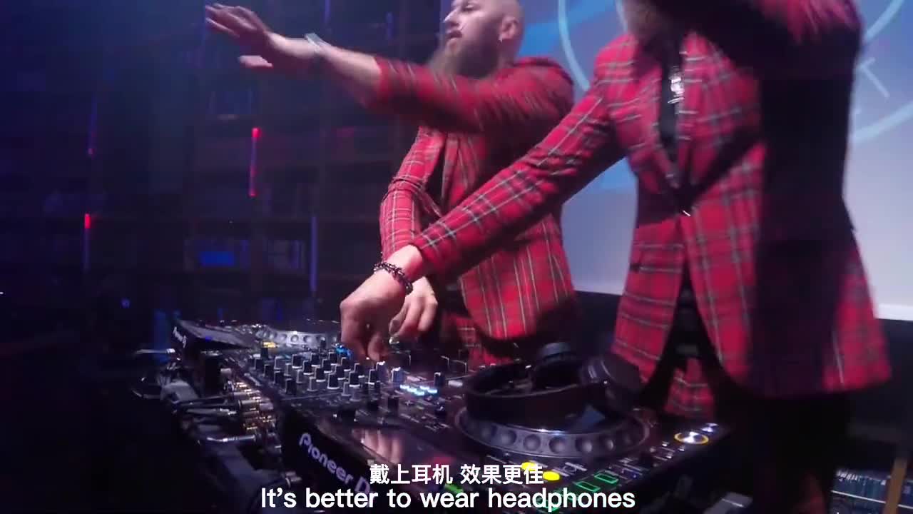 这曲子节奏感太强了，声音开大手机都拿不稳！#玄冥二老 #车载音乐