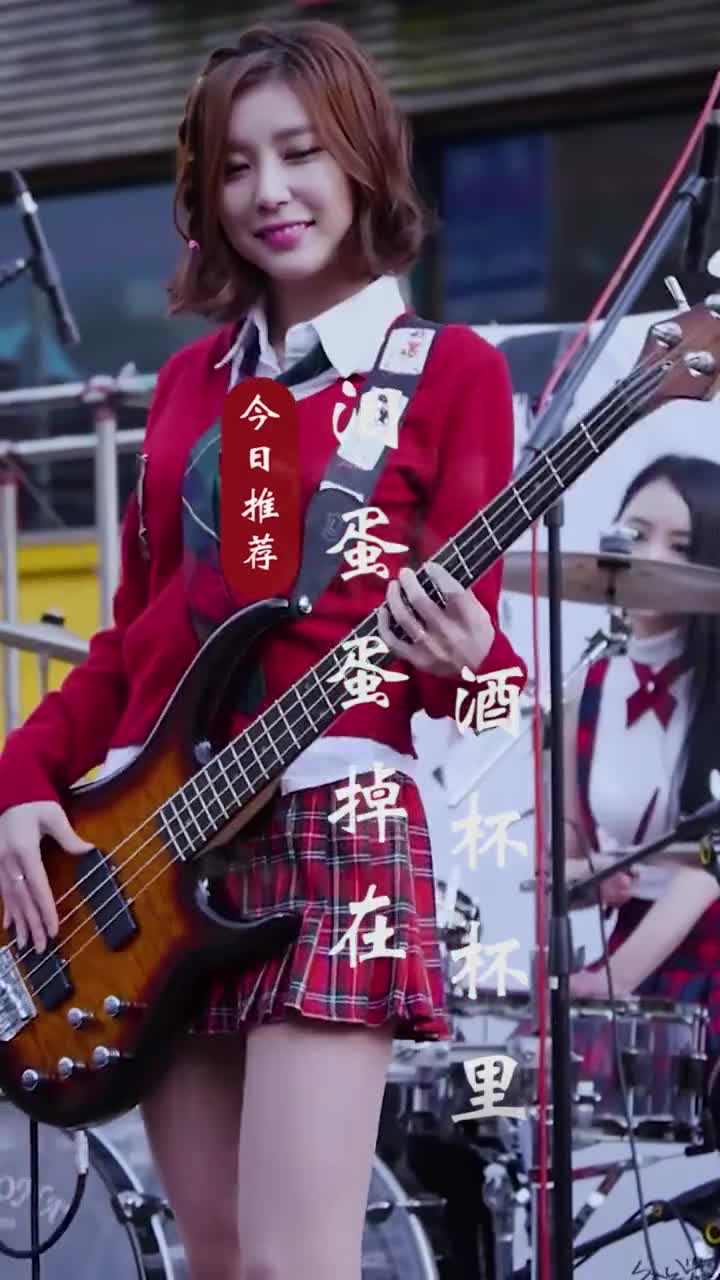 成熟的标准，不是没了爱恨情仇，更不是没了喜怒哀乐，而是将所有的思念和情愫都调成了静音的模式。@抖音小助手 